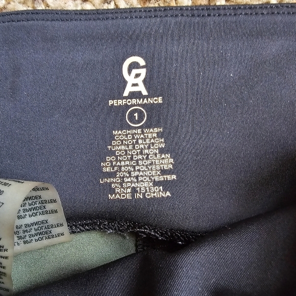 Good American Small High Rise Performance Leggings in Camo - Picture 3 of 6